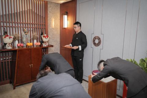 罗湖区委统战部副部长、工商联党组书记叶志伟一行到旺财28调研